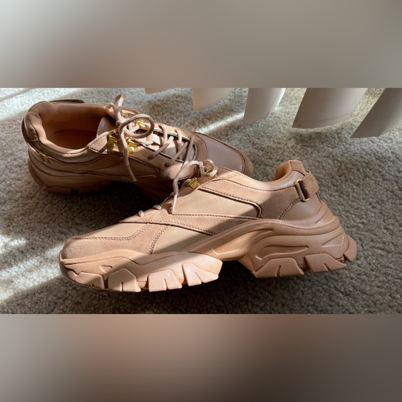 Shoe Dazzle sneakers size 10 - Picture 3 of 7